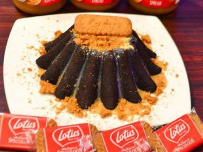 Molten Cake Lotus