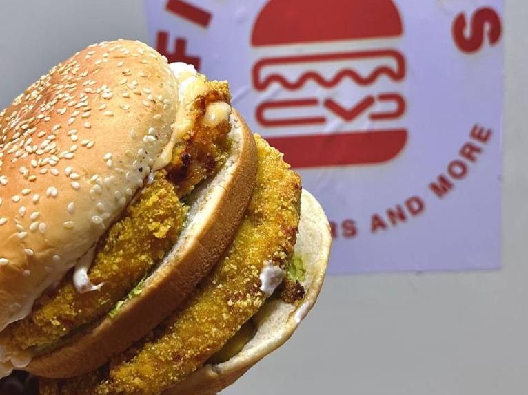 Chicken Cheese Burger
