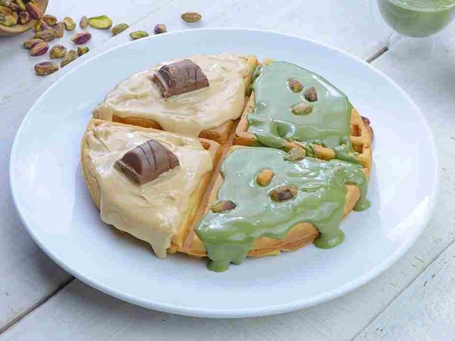 Kinder pistachio waffle