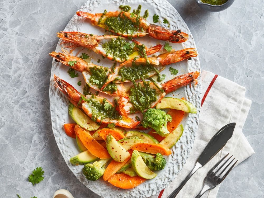 Grilled Shrimp With Garlic Seasoning And Vegetables dish