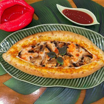 Mushroom Pide Turkish