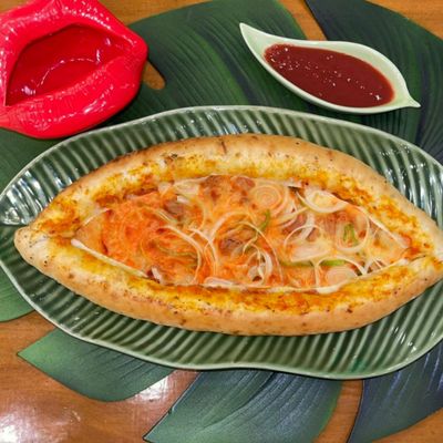 Tuna with Turkish Pide