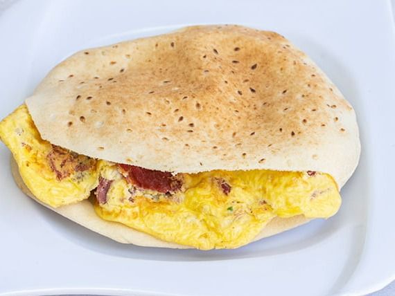 Grilled Omlette With Pastermi
