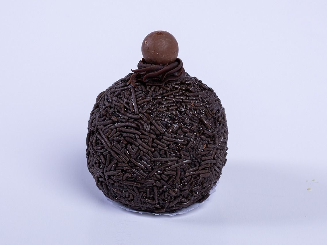 Chocolate Vermicelli Gateau Ball