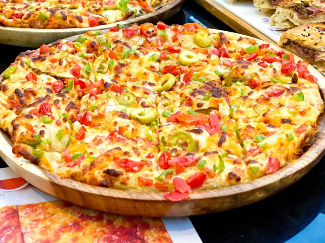 Oriental Sausage Kiri Pizza