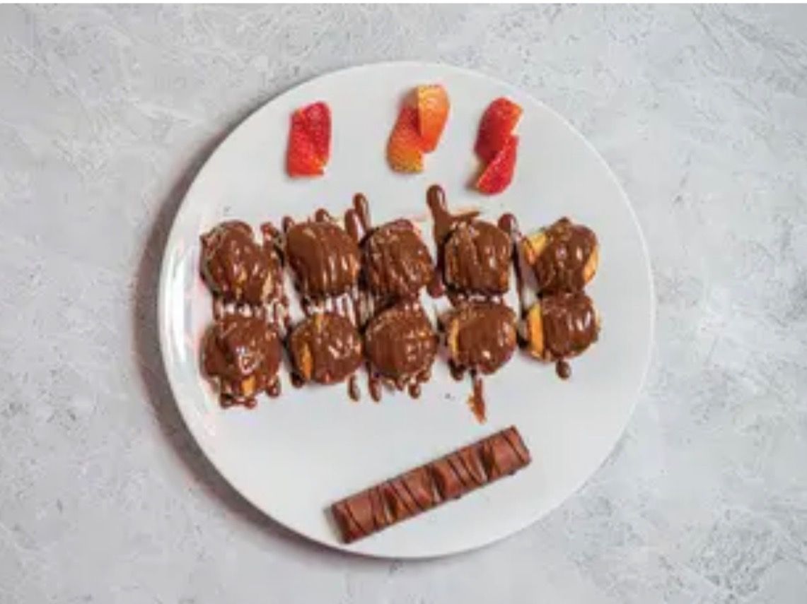 Chocolate With White Chocolate And Kinder Maxi
