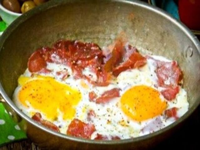 Pastrami egg plate with chapati