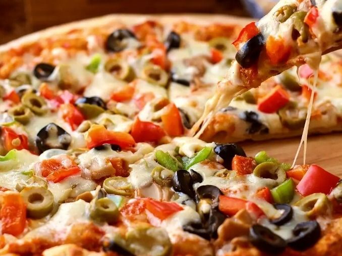 Oriental Pizza With Roomy Cheese Large Size