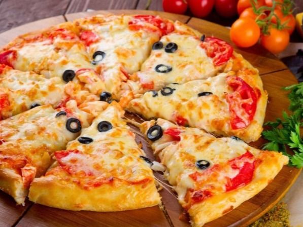 Oriental Pizza With Mozzarella Cheese Medium Size