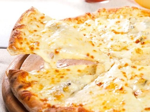 Oriental Pizza With Kiri Cheese Medium Size