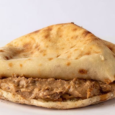 Foul sandwich with hot oil