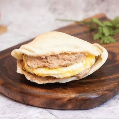 Foul sandwich with fried eggs
