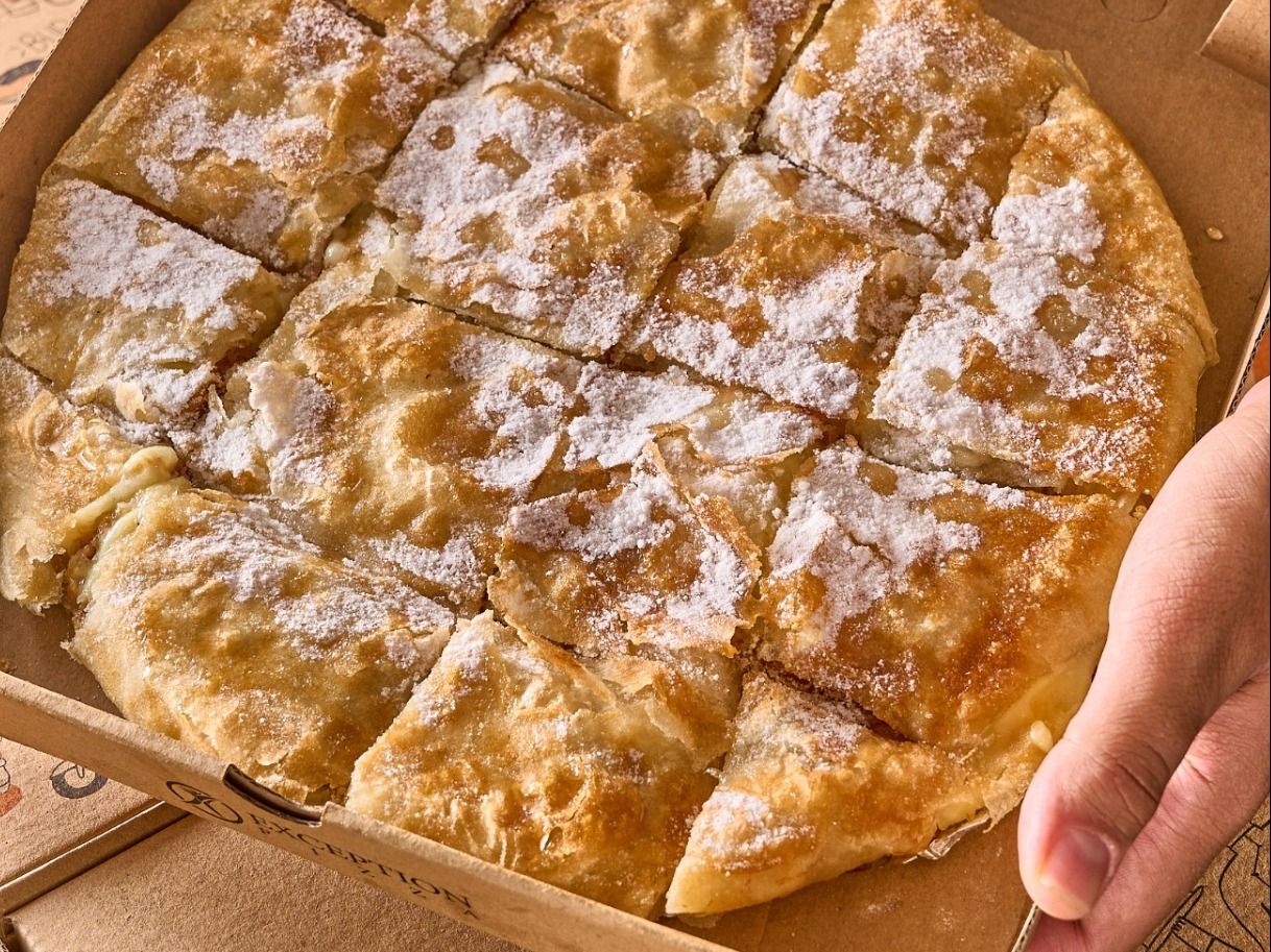 Qeshta With Honey Pie