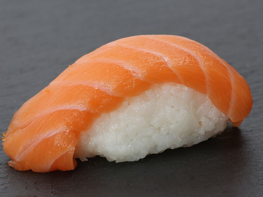 Salmon Nigiri 1 Piece