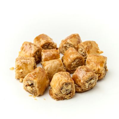 Red Kol W Shkor Baklava