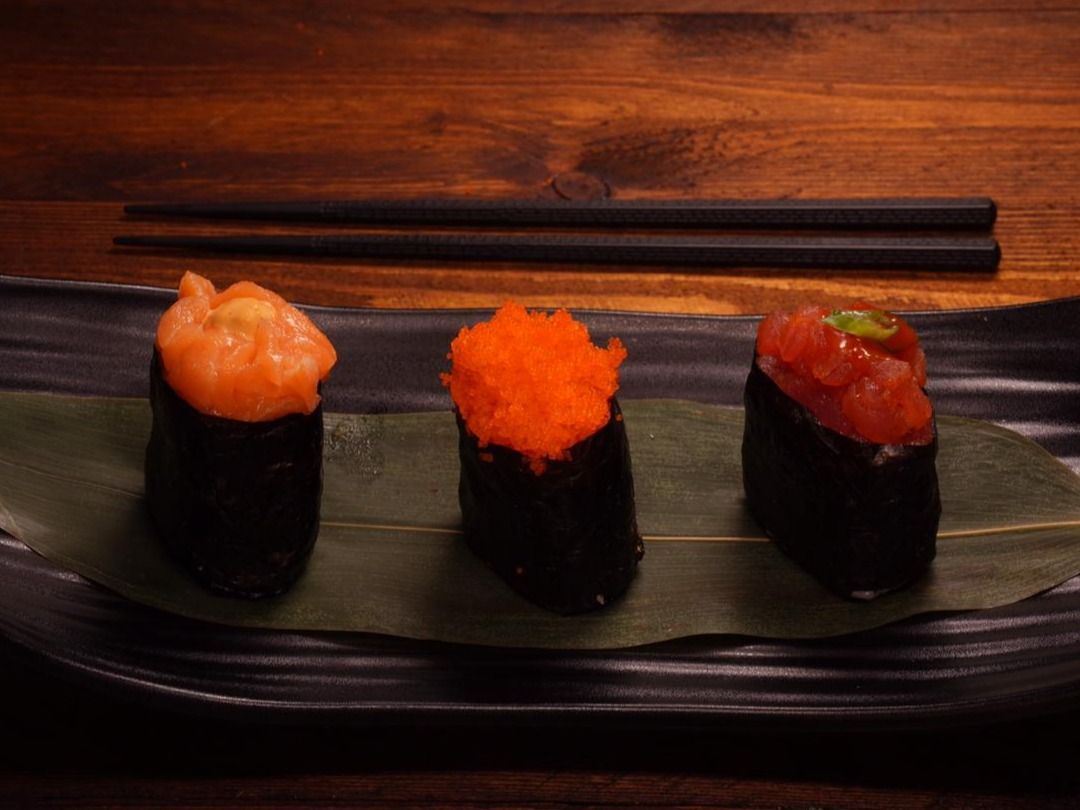 Gunkan Salmon And Cheese