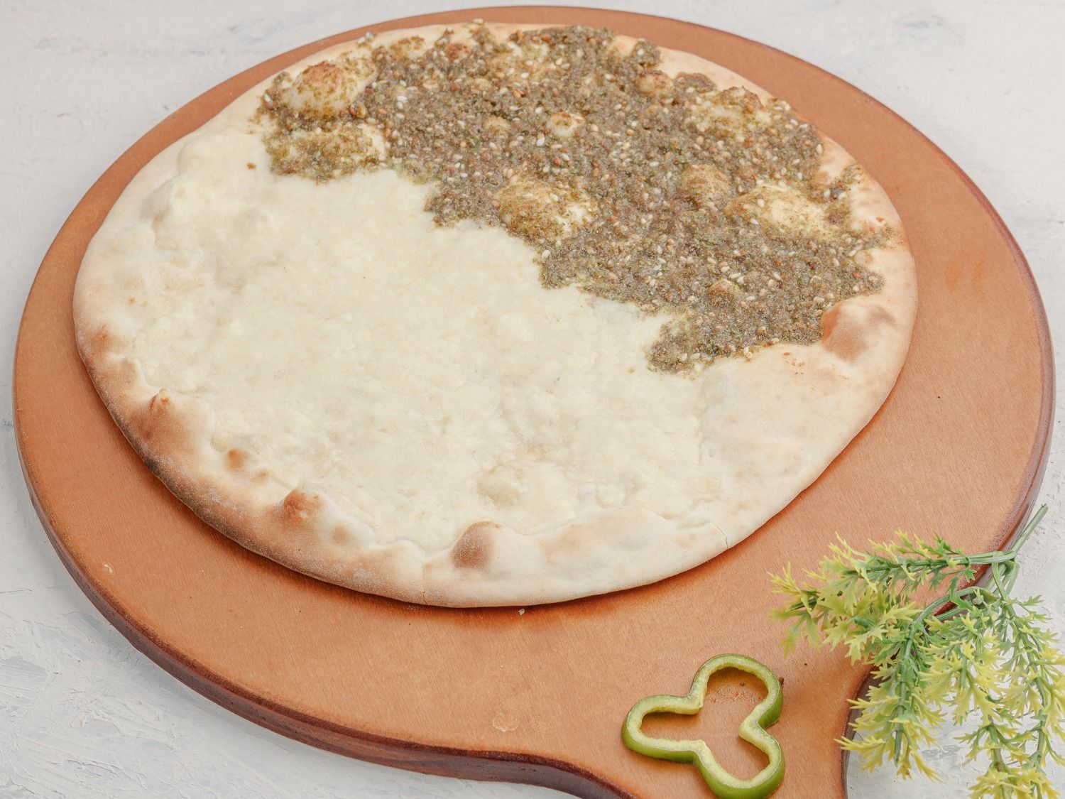 Cocktail Manoucheh Zaatar With Cheese Akkawi And Mozzarella