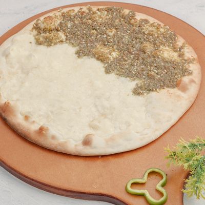 Cocktail Manoucheh Zaatar With Cheese Akkawi And Mozzarella