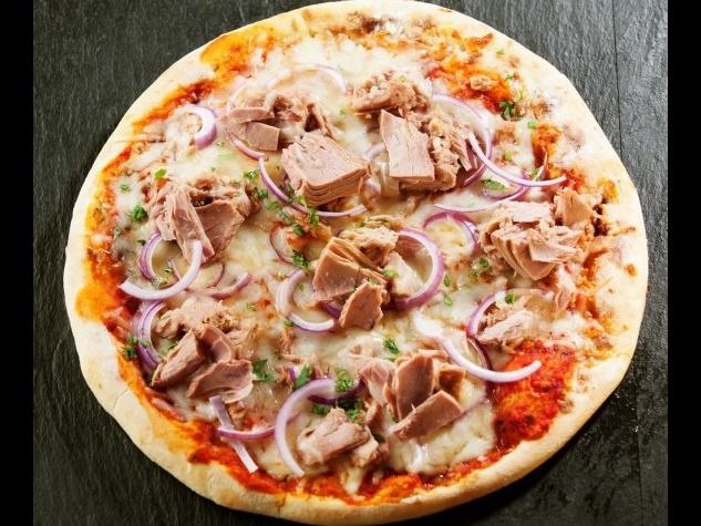 Tuna pizza