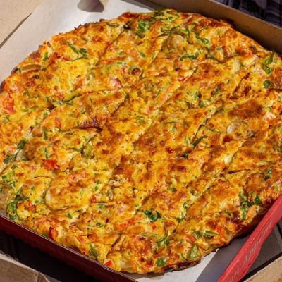 Oriental Pizza with Hot Dog and Pastirma