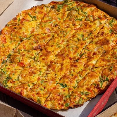 Oriental Pizza With Tuna Pieces