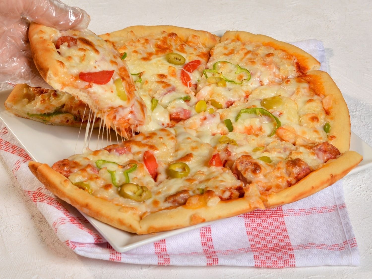 Crispy Cheddar Italian Pizza