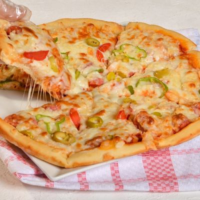 Crispy Cheddar Italian Pizza