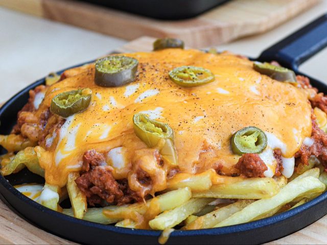 Cheesy Chilli Fries