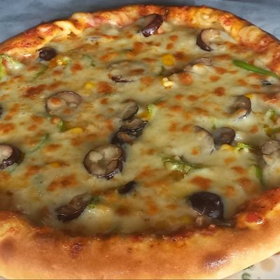 tuna pizza