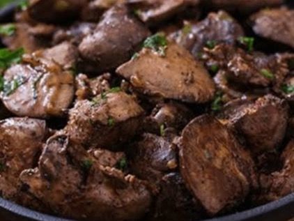 1/4 Grilled Liver And Giblets Meal, Rice, Salad, Bread And Sesame Paste