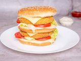 Jumbo Chicken Strips Bun With Cheddar Sauce