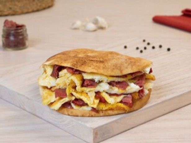 Omelette Sandwich (Pastarami, Roumi Cheese)