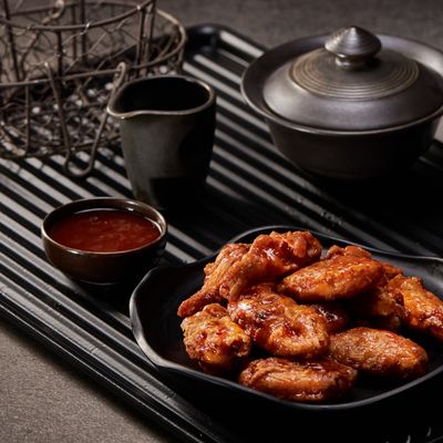 CHICKEN WINGS