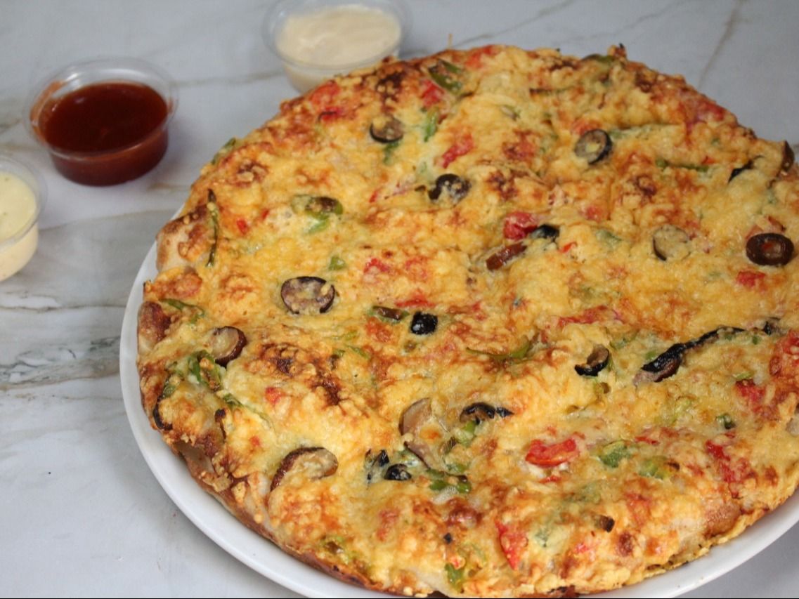 Roumi Cheese Oriental Pizza