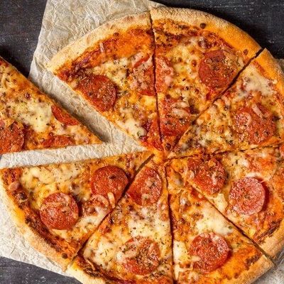 Salami Pizza