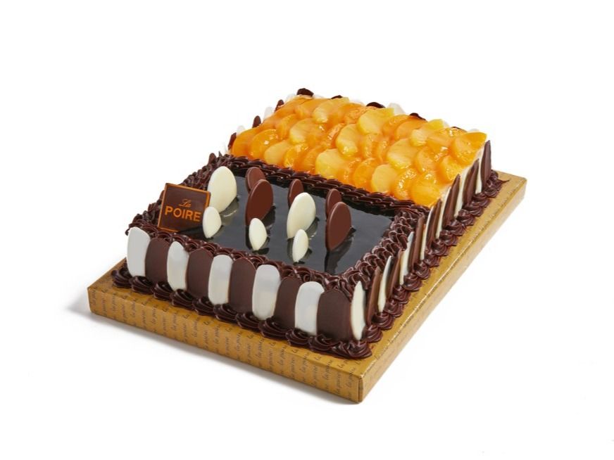 Half fruit and half chocolate cake 20*30