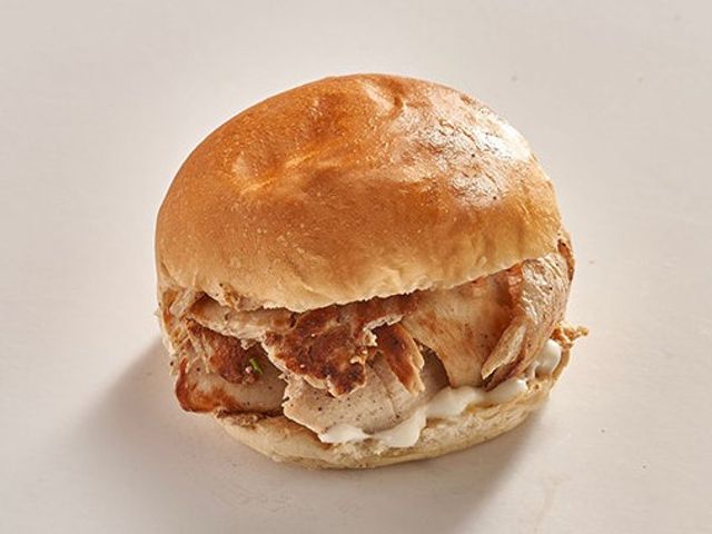 Chicken Shawerma Sandwich Bun