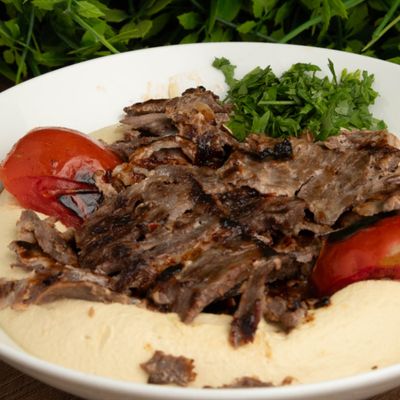 Hummus With Shawarma Lahmeh