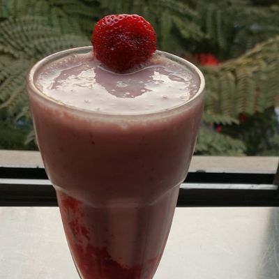 Creamy Strawberry Shake