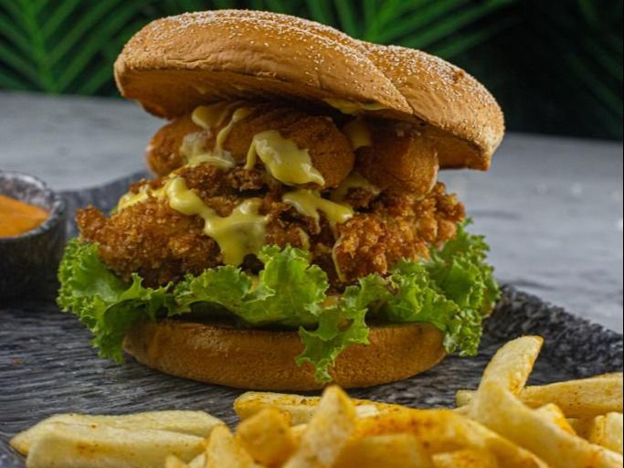 D’s Lounge Fried Chicken Mozzarella Burger