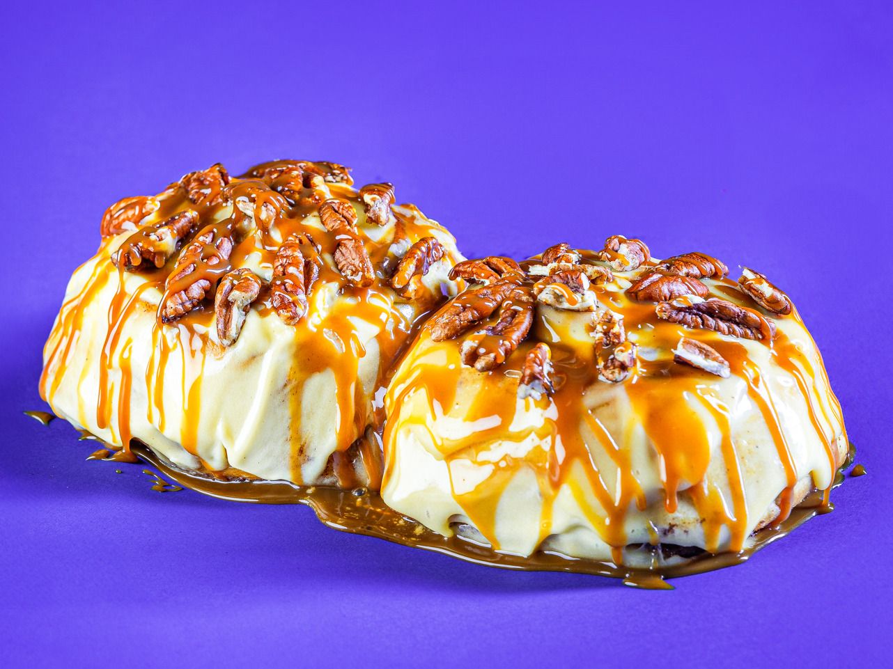 Cinnamon Bun Caramel Pecan 2 Pieces Box