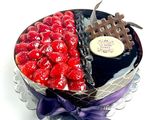 Half Strawberry And Half Chocolate Tart 26 Cm
