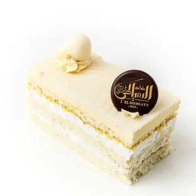 Lux White Gateaux
