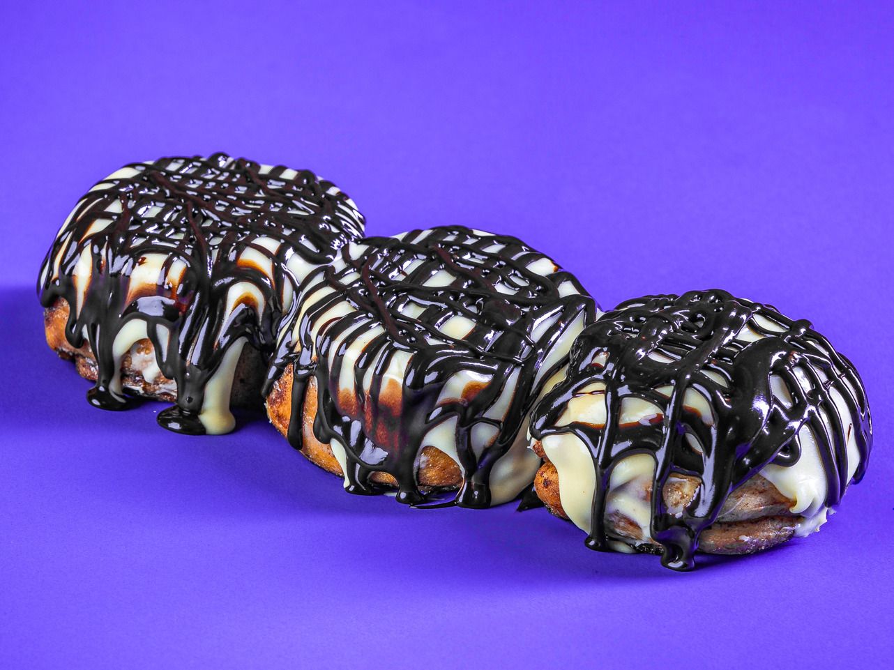 Cinnamon Bun Chocolate 3 Pieces Box