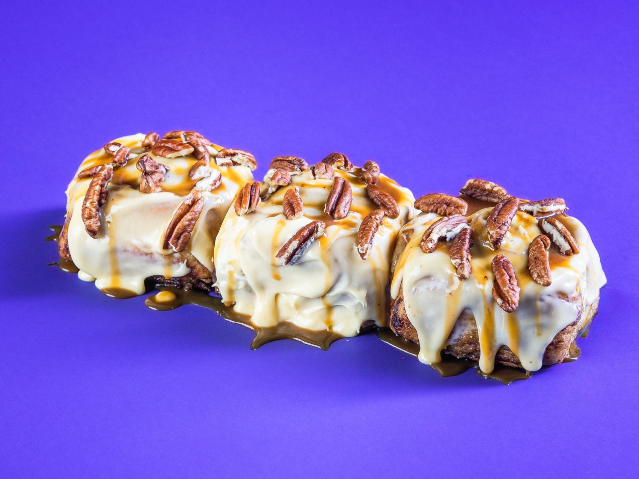 Cinnamon Bun Caramel Pecan 3 Pieces Box