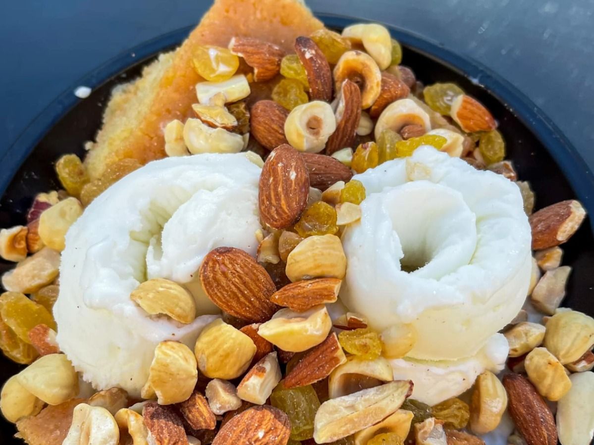 Rice Pudding Qeshta And Honey And Nuts