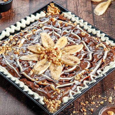 Chocolate Pie With Banana And Nuts