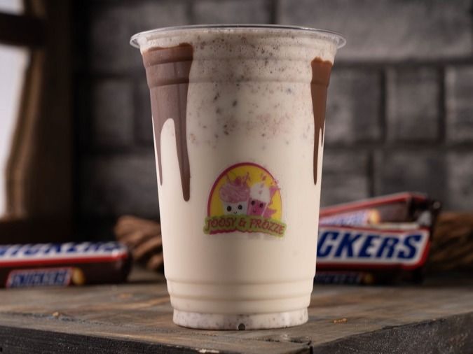 Snickers Chocolate Milkshake Large