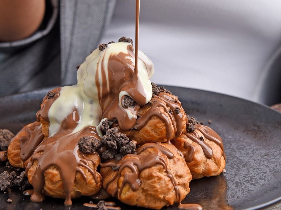Two Halves Eclair Profitrole
