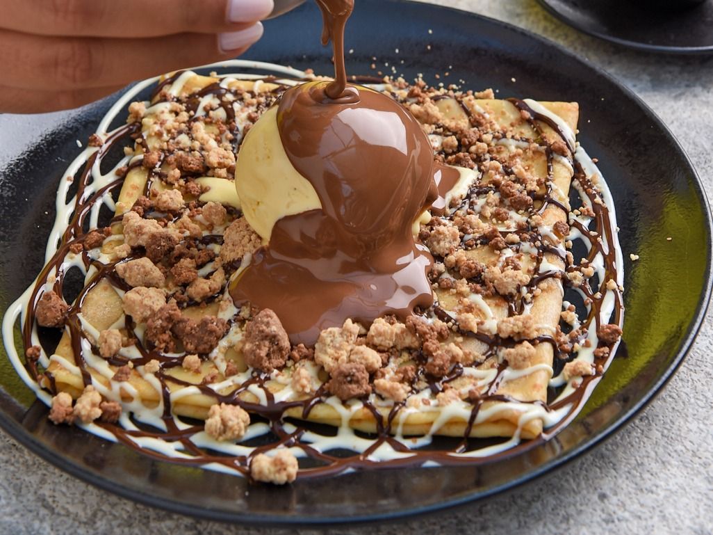 Nutella Brownies Crepe With Ice Cream